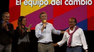 Macri y Sanz, afianzados; Massa en descenso