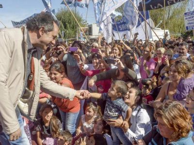 Scioli anunci� un centro de atenci�n para el distrito
