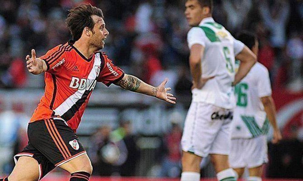 River aprovech� el envi�n an�mico y gole� a Banfield