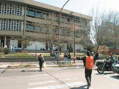 Por un nuevo paro, los colegios de la UNCuyo tendr�n otra semana sin clases