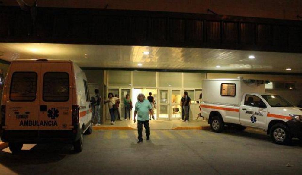 Dos hermanos se pelearon con cuchillos y sufrieron serias heridas