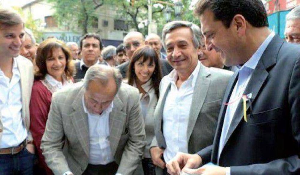 Massa llega con Rodr�guez Sa� y con la miner�a como tema central