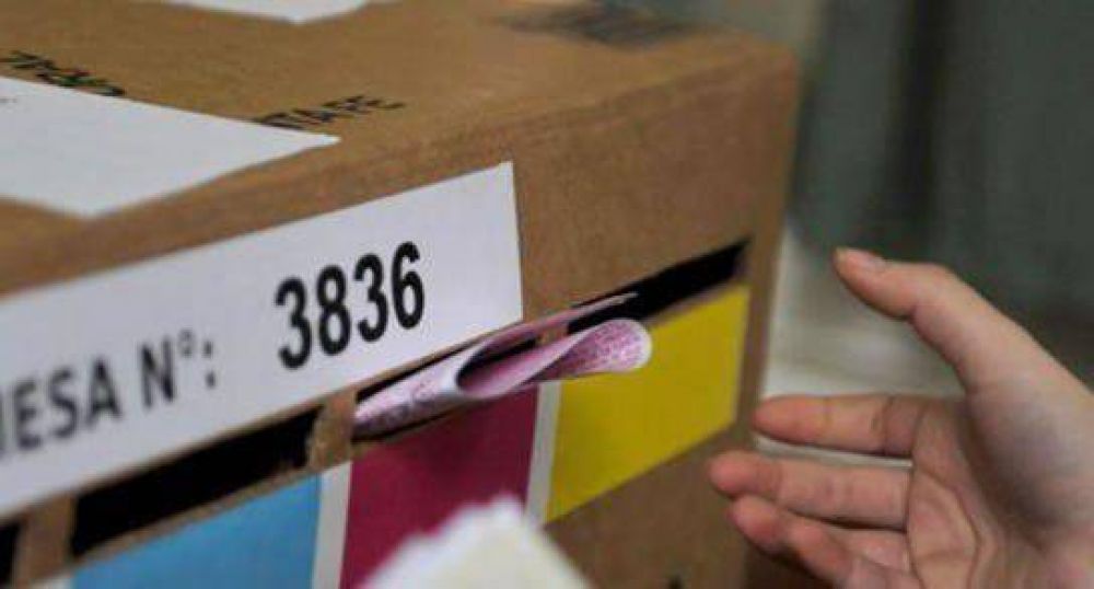 Vot� cerca del 75% del padr�n electoral