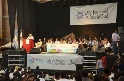 Miles de j�venes participaron del Foro Debate por la Ley Nacional Juvenil