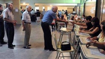 En Capital, Romero perdi� 30.000 votos sobre los cosechados por S�enz y Durand Cornejo