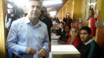 Con el 86% escrutado, el radical Cornejo se impone sobre las tres listas del Frente para la Victoria