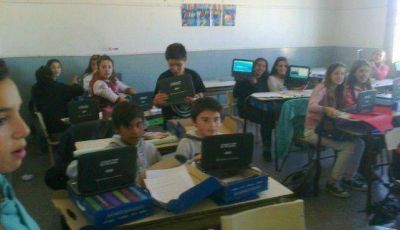 Entregaron netbooks del Conectar Igualdad en dos escuelas secundarias
