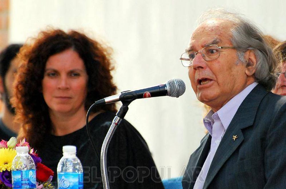 Adolfo Prez Esquivel volver a Olavarra a celebrar los diez aos de la Enape