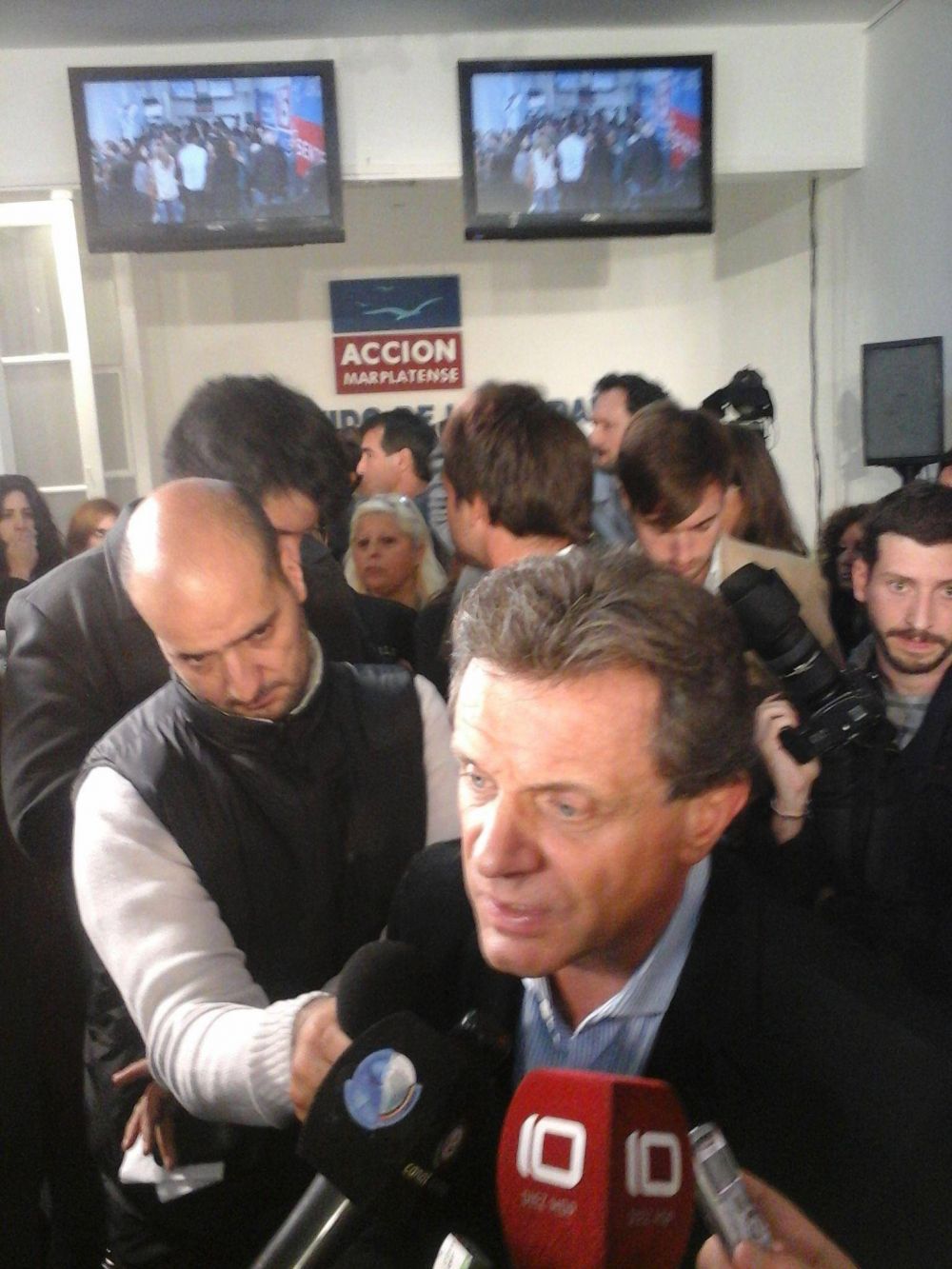 Pulti va por su tercer mandato