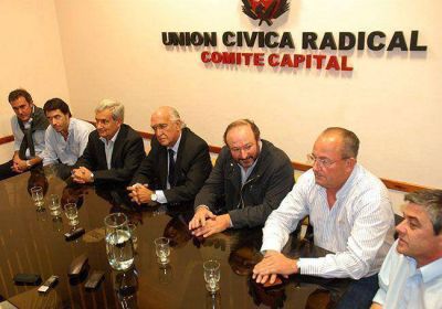 Gil Lavedra: �la partidizaci�n de la justicia que ha hecho el Gobierno, le hizo un da�o enorme�