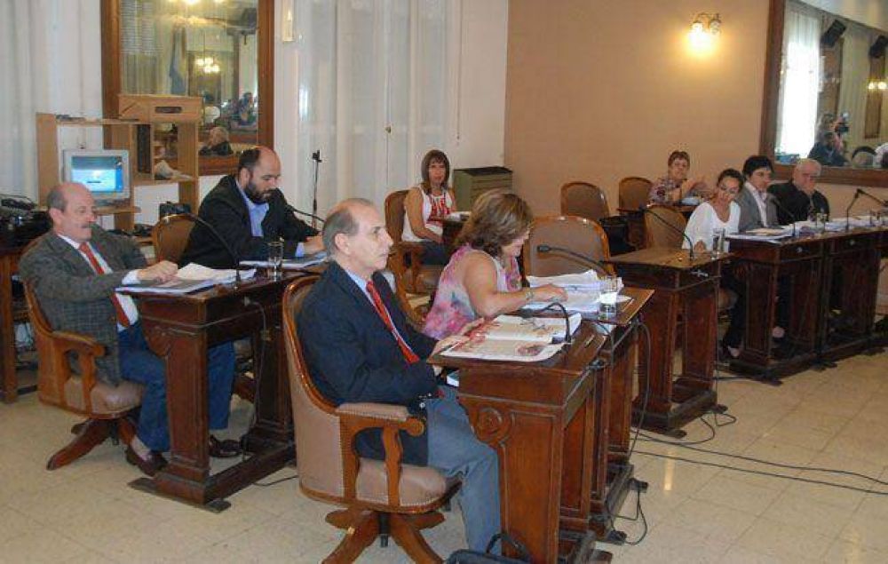 En soledad, el PJ sac� despacho para pasar a planta a 200 contratados