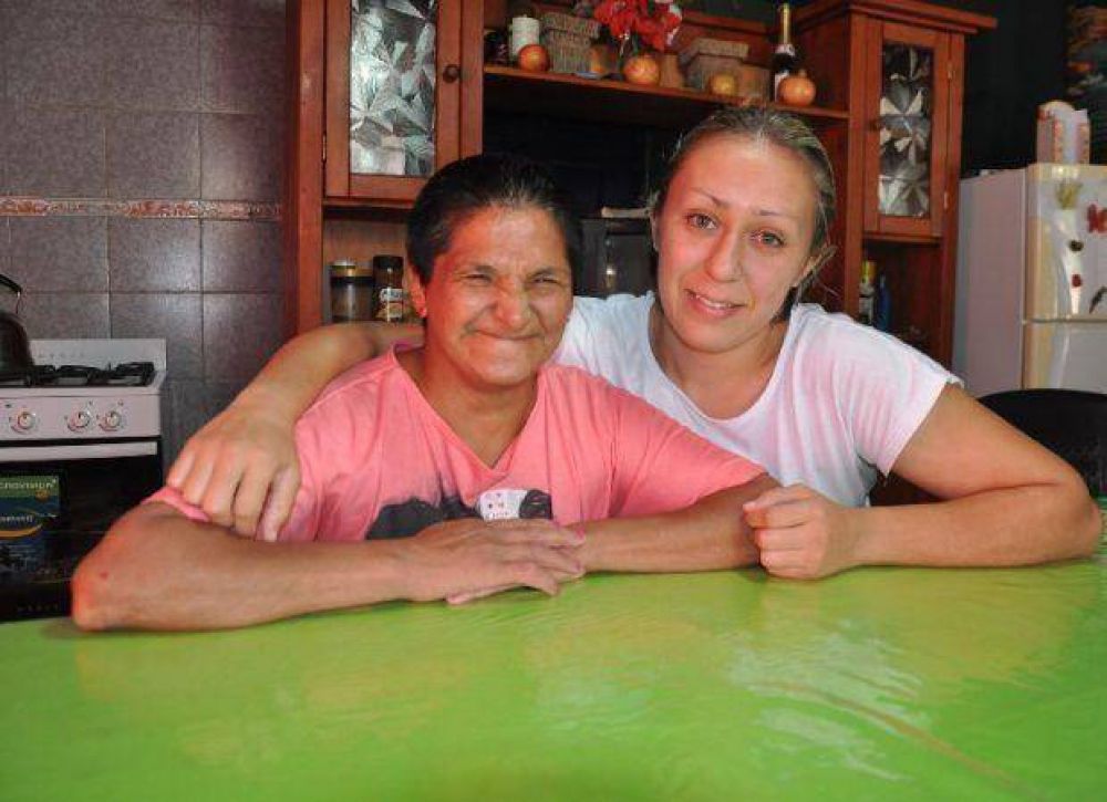 Yohana Alfonzo rescat a una mujer abandonada en el campo