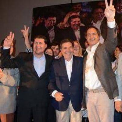 El PJ riojano se encolumn� detr�s de la candidatura Scioli 2015