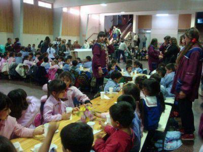 Retrasos con las subvenciones y el pan en el Jard�n �Juanito Bosco�
