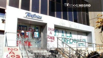 Tercerizados de una empresa tercerizada de Telef�nica denuncian que ni siquiera tienen ART