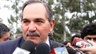 Alperovich duda sobre su candidatura al Senado de la Naci�n