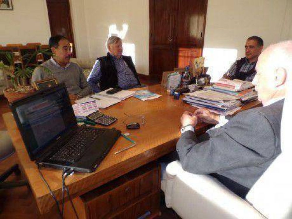 M�s energ�a y Unidad Coronaria del Hospital, temas de reuni�n Cooperativa e Intendente