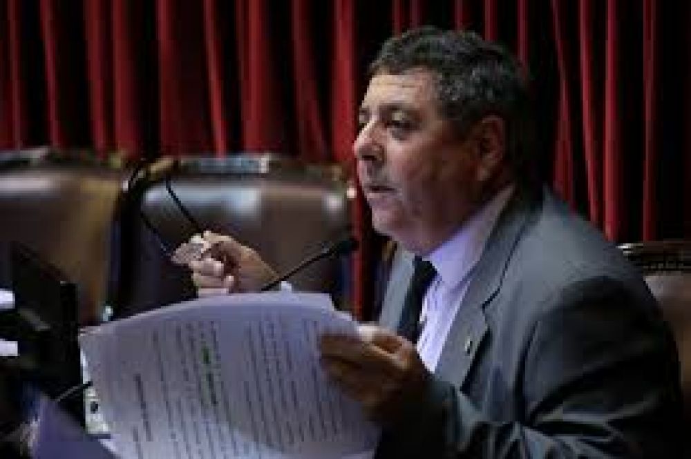 De �ngeli tambi�n reclam� al Gobernador que defina el cronograma electoral 