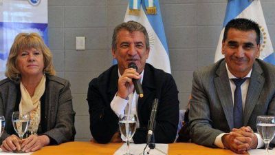 Urribarri lleg� a Neuqu�n en apoyo a los candidatos del FPV