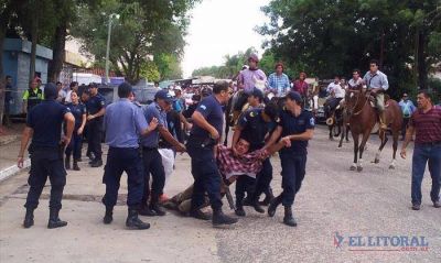 Peregrinos detenidos en un enfrentamiento con la Polic�a