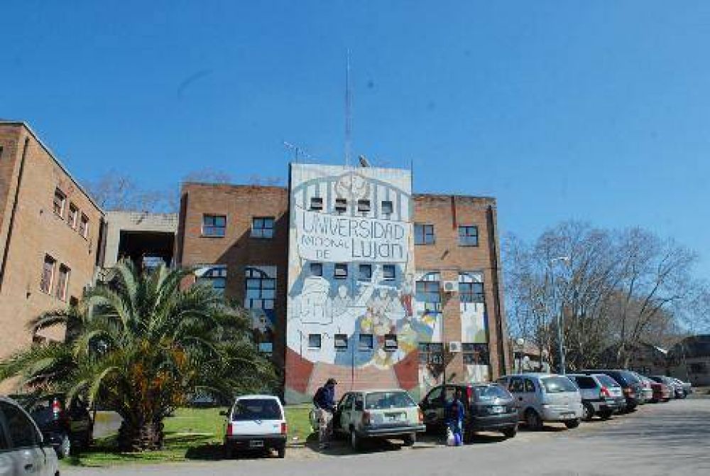 Los docentes de la UNLu quedaron afuera de la mesa paritaria