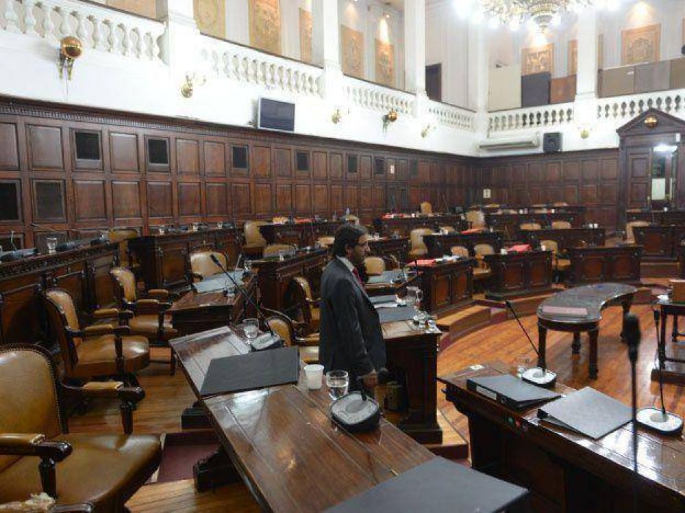 Tras la pol�mica, se modific� un art�culo y se votar� s�lo con una bolilla