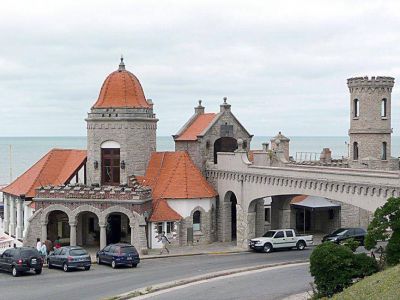 La comisi�n de Turismo trata licitaci�n del complejo La Perla y el Torre�n del Monje