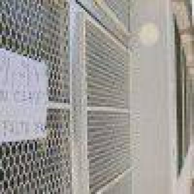 Problemas con el agua en una escuela del barrio Cristaler�a