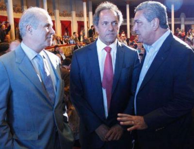 La ola naranja est� de fiesta: �Cacho� �lvarez oficializ� su regreso al sciolismo