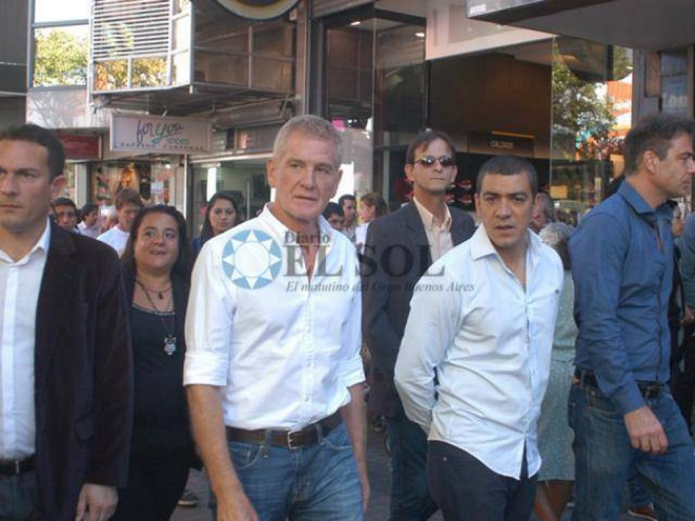 De Narv�ez retorn� a la ciudad y recorri� Rivadavia
