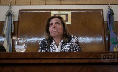 Charlas en la Arena: Otro l�o m�s y van..., ni para la foto, ayudita para la Ucip