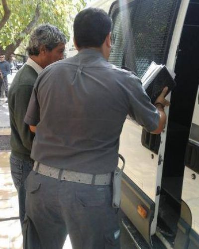 Cae preso acusado de abusar de 2 nenas en un 