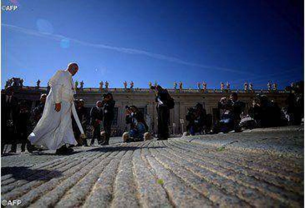 El Papa Francisco llama a revalorizar el matrimonio y la familia