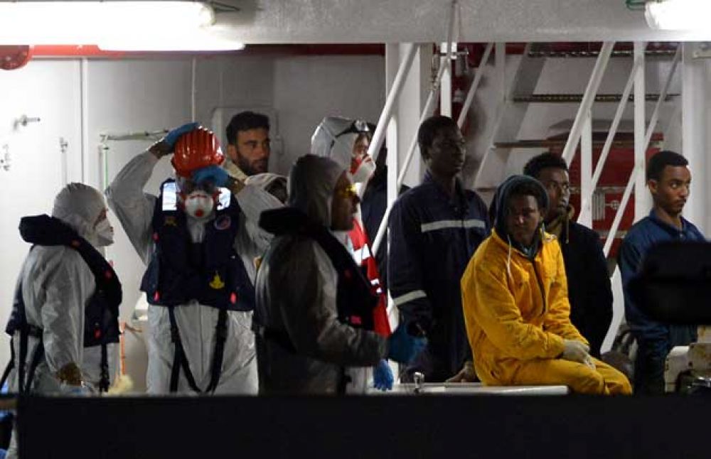 La UE eval�a una operaci�n militar para detener el tr�fico de personas en el Mediterr�neo