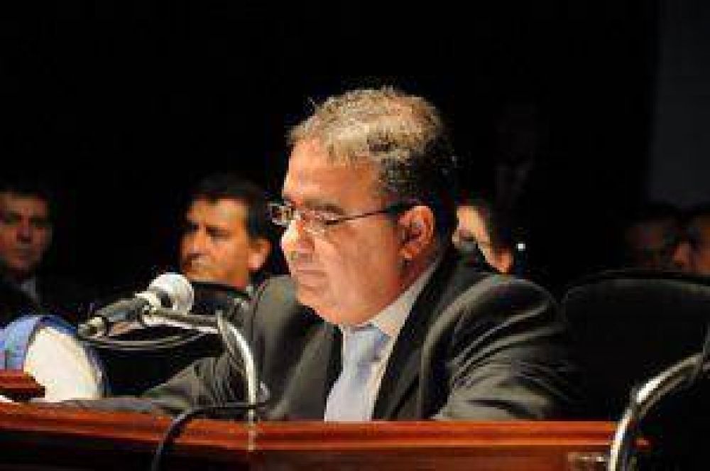 Jalil espera las PASO para decidir si adelanta la elección municipal