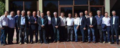 En Mercedes, Massa reuni� a sus intendentes y ratific� lanzamiento presidencial