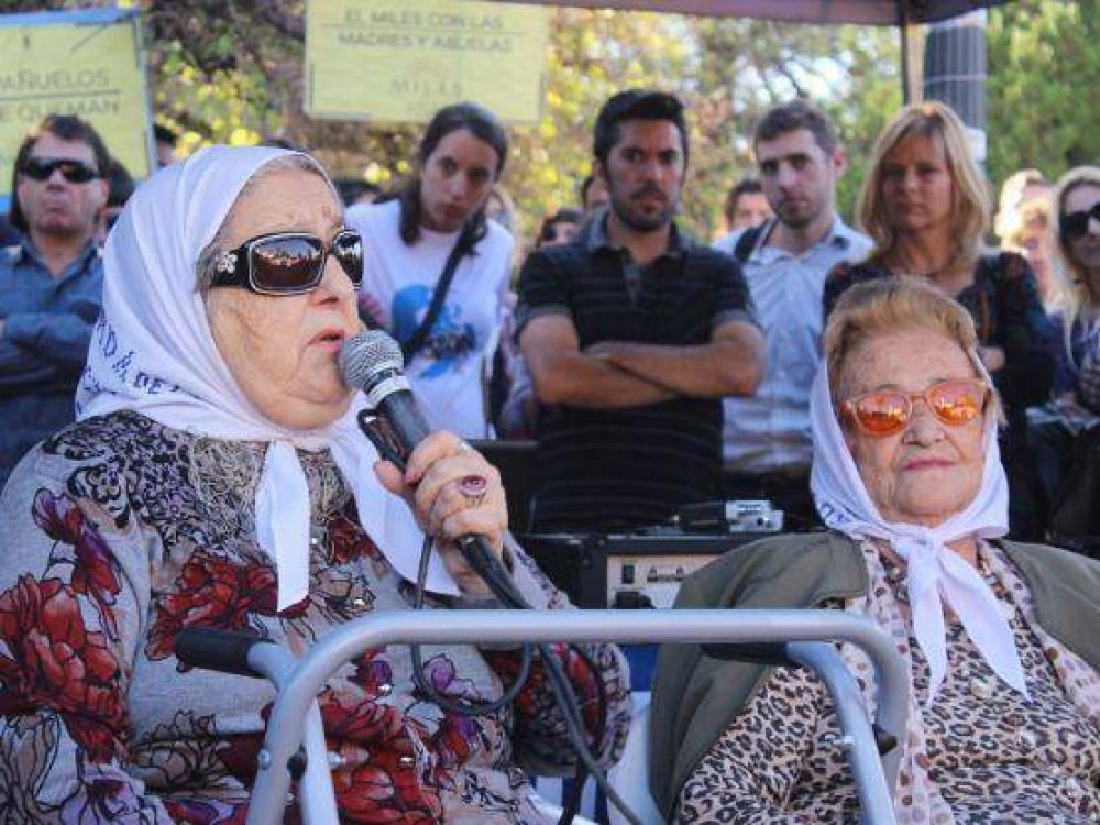 Unidos y Organizados homenaje� a Madres: 