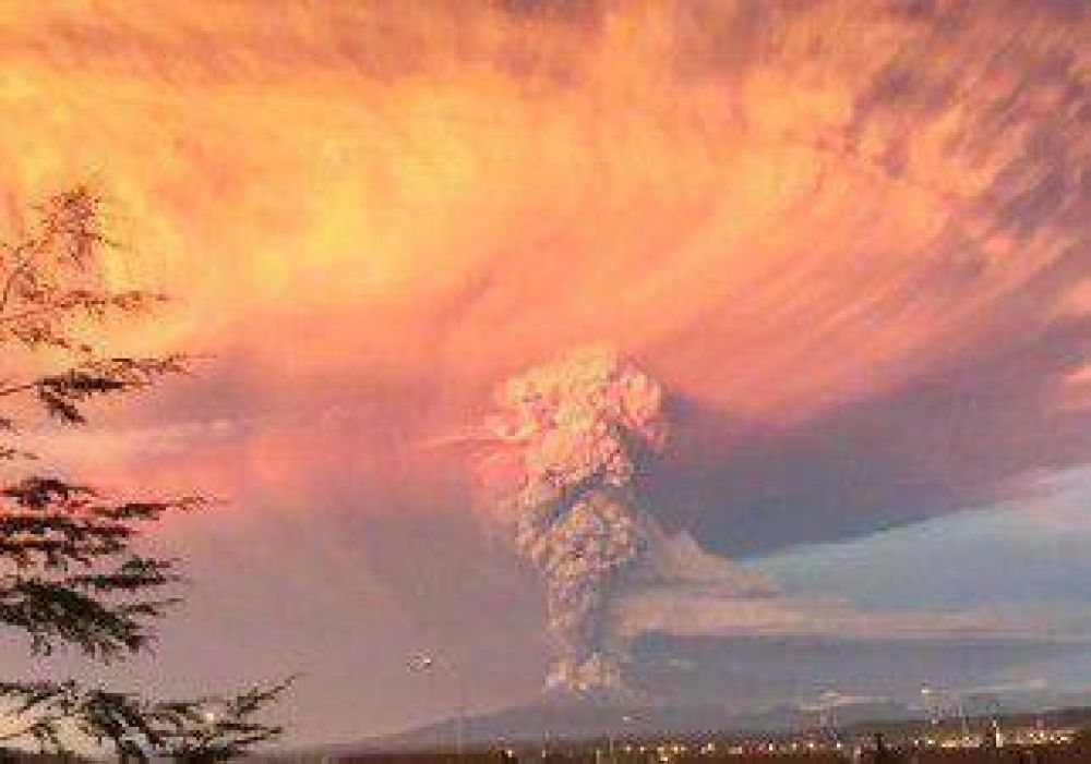 Alerta en la regin por la erupcin del volcn Calbuco 