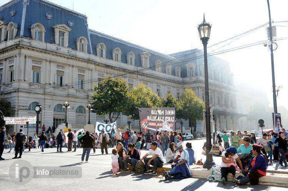Exigen a Bruera y Scioli �garant�a laboral� para despu�s de las elecciones
