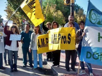 Los gremios de la salud dictaron el estado de asamblea y movilizaci�n y la atenci�n fue dispar en los hospitales