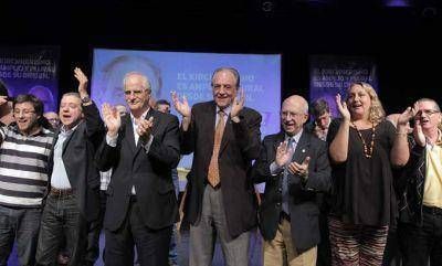 Heller cerr� ayer su campa�a instando a construir 