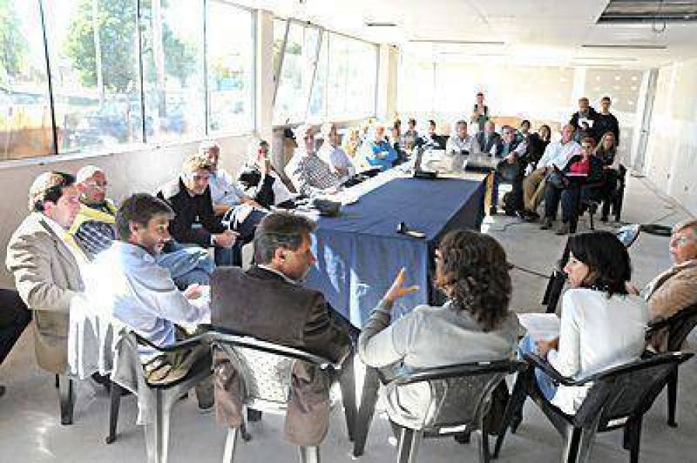 Convocar�n a los vecinos para definir los usos de los nuevos polideportivos