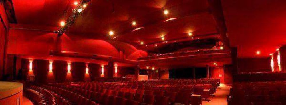 Comenz� la demolici�n del Teatro G�emes