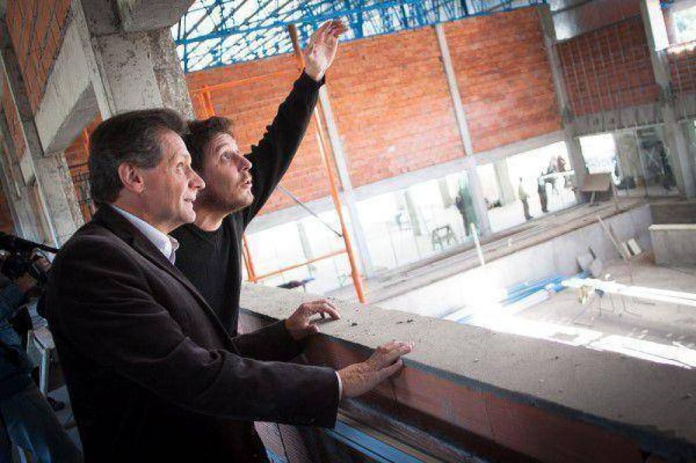 Avanzan las obras de los Polideportivos municipales