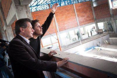 Avanzan las obras de los Polideportivos municipales