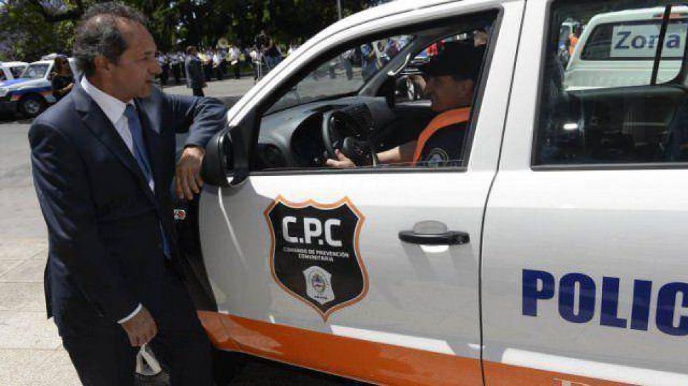 Scioli entrega 25 patrulleros para la Polic�a de Mar del Plata