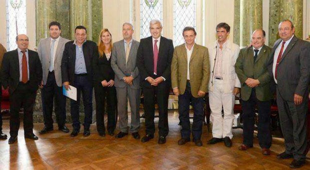 Elecciones 2015: Pulti se mostr� con Juli�n Dom�nguez