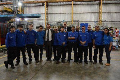 Con apoyo del gobierno inauguraron planta productora de pl�stico y acero