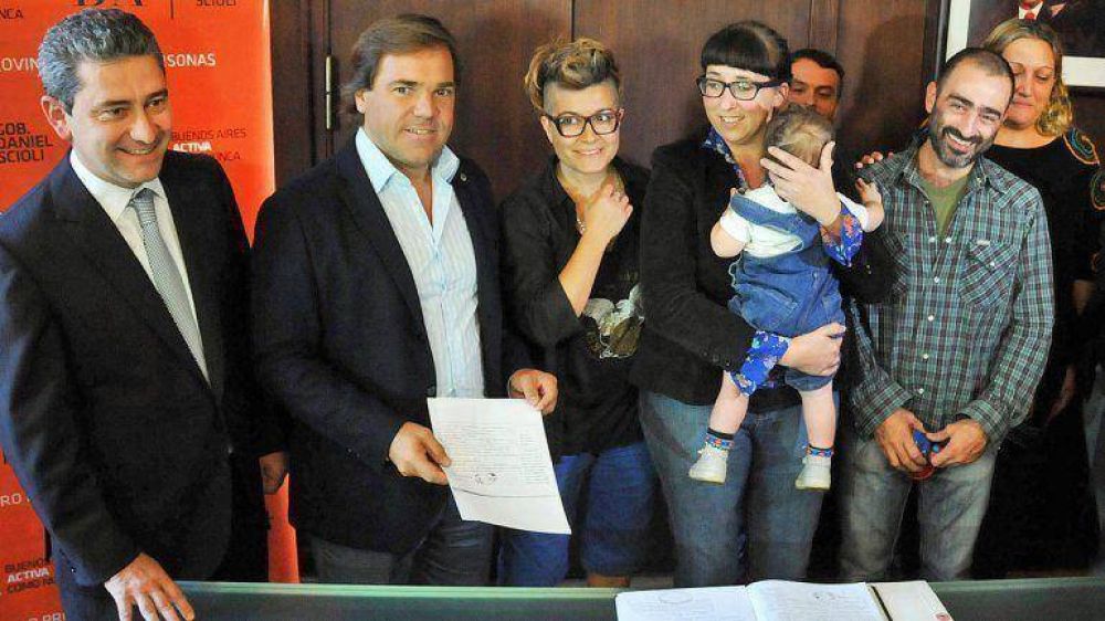Anotaron al primer beb� con triple filiaci�n en la Argentina