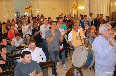 Ins�lito: los gremios se opusieron a que los 200 contratados ingresen de una sola vez